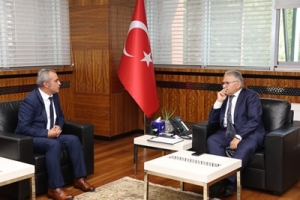 Kayseri Büyükşehir Belediye Başkanımız Sayın Dr. Memduh BÜYÜKKILIÇ Bey'e resmi ziyaret gerçekleştirilmiştir.