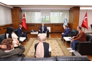 Kayseri Büyükşehir Belediye Başkanımız Sayın Dr. Memduh BÜYÜKKILIÇ Bey'e resmi ziyaret gerçekleştirilmiştir.